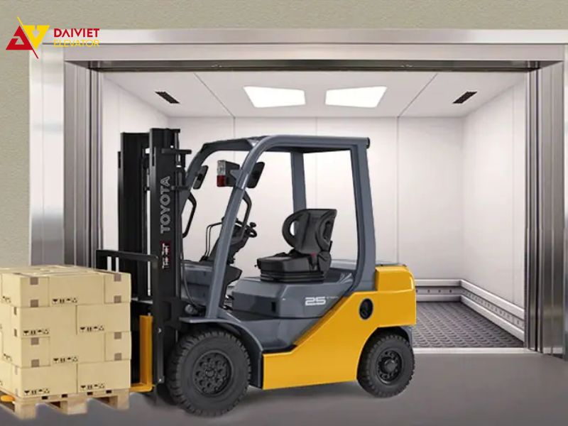 Thang máy tải hàng kèm người tại Đà Nẵng