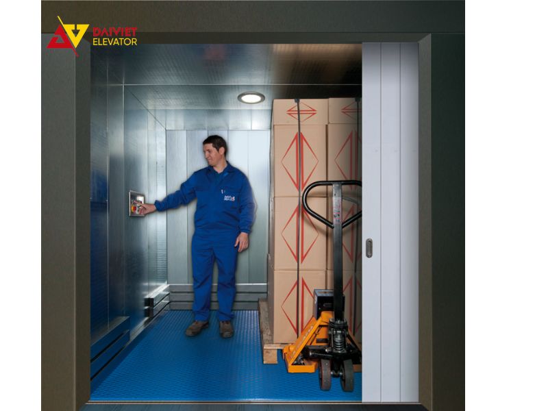 Thang máy tải hàng kèm người tại Đà Nẵng